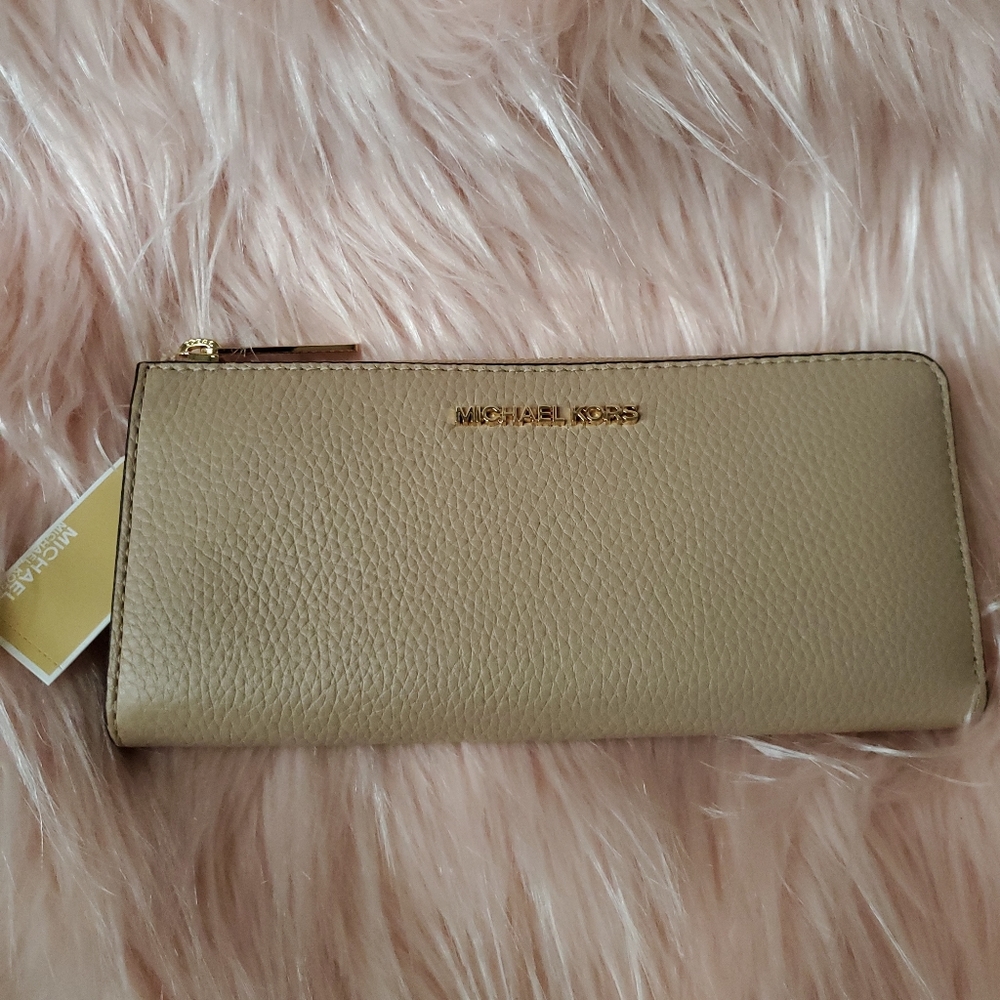 MICHAEL KORS JET SET TRAVEL LG THREE QUARTER ZIP P